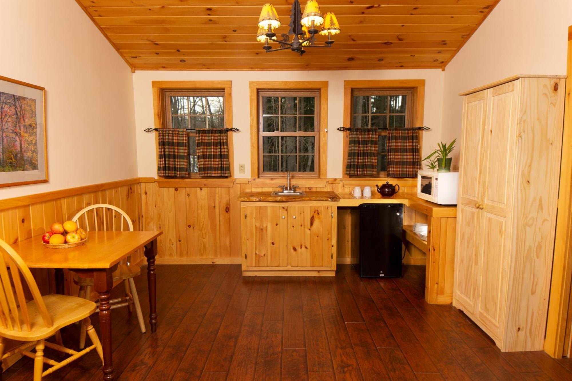 Keene Valley Trails End Inn المظهر الخارجي الصورة
