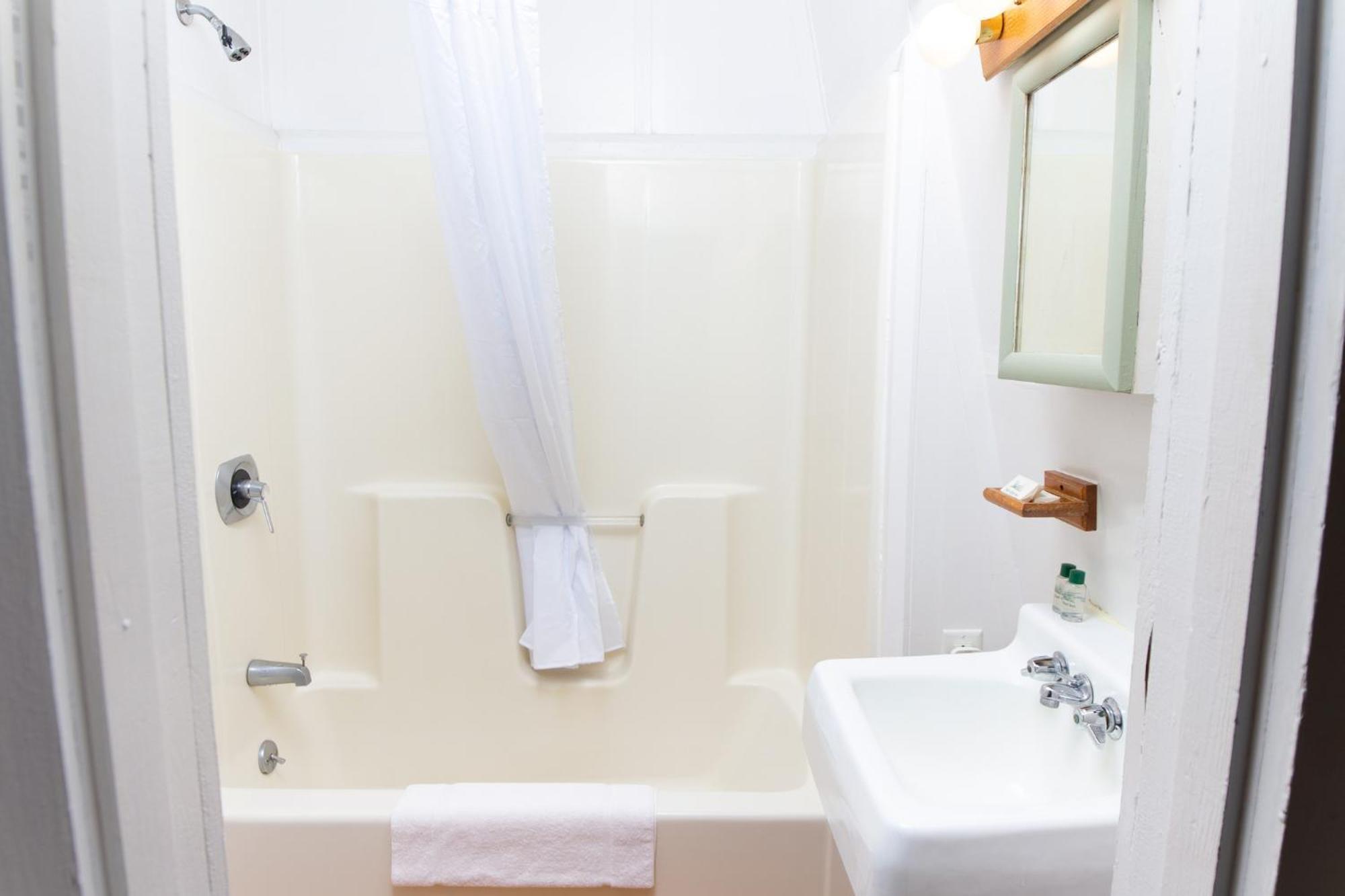 Keene Valley Trails End Inn المظهر الخارجي الصورة